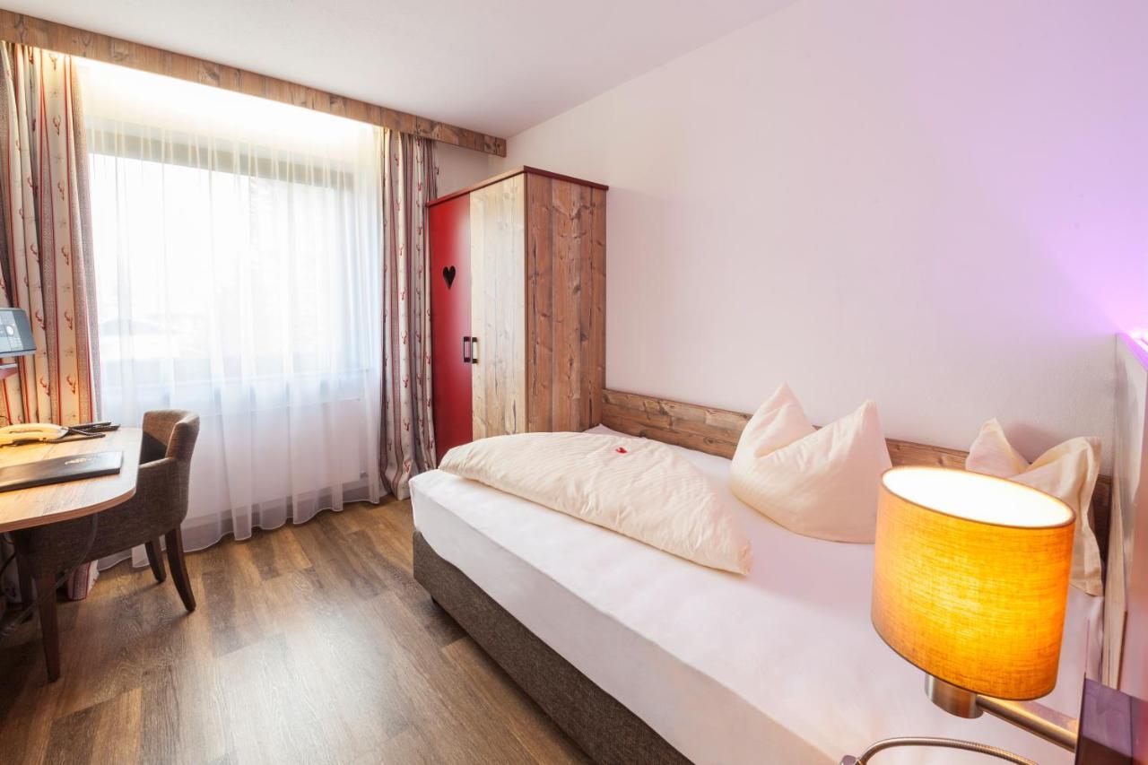 Raffl'S Hotel Лойташ Стая снимка