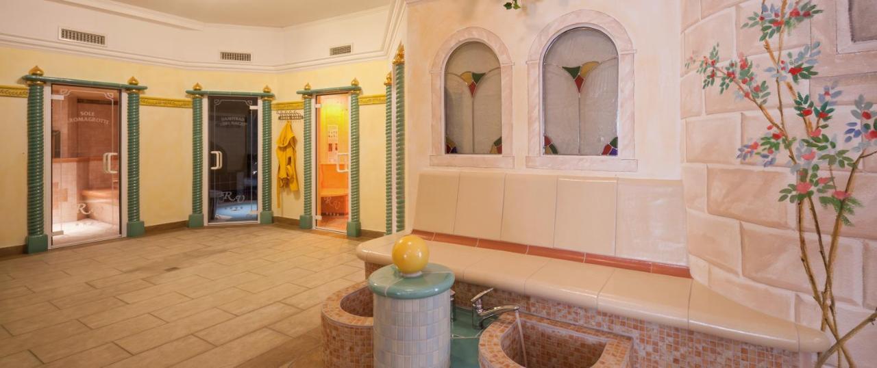 Raffl'S Hotel Лойташ Екстериор снимка