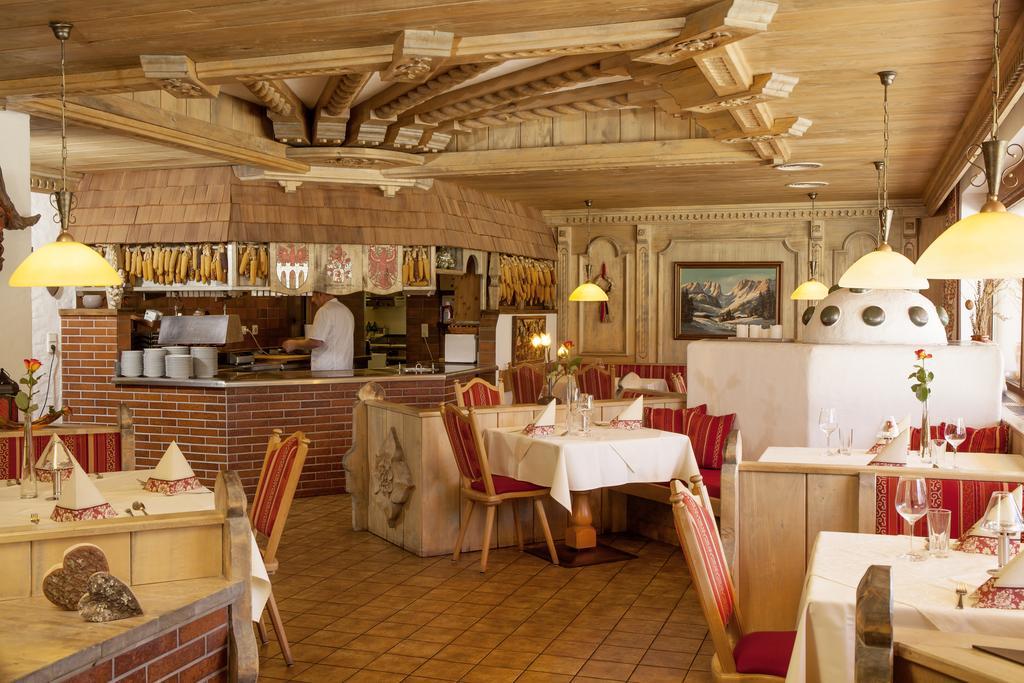 Raffl'S Hotel Лойташ Екстериор снимка