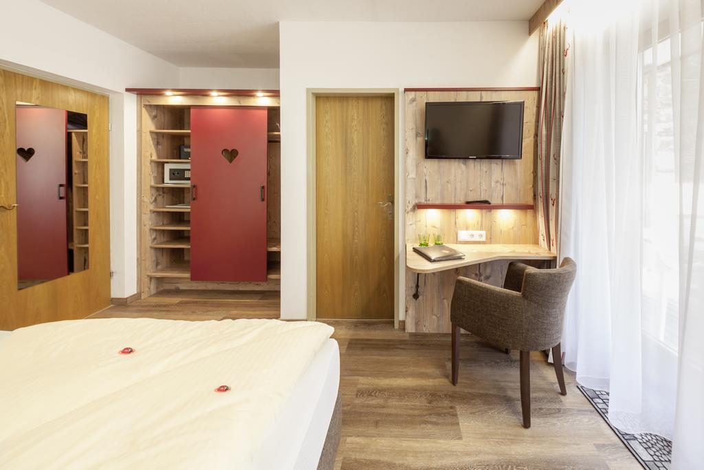 Raffl'S Hotel Лойташ Екстериор снимка